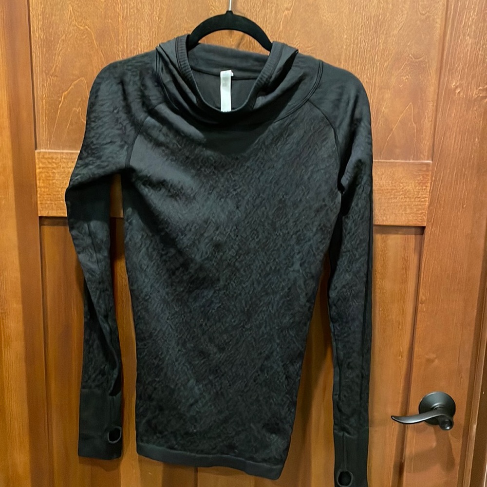 Awesome Lulu long top with cowl neck and hood